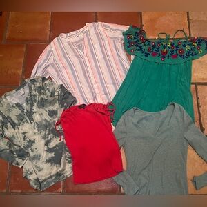Bundle (5) of women’s tops- size M
